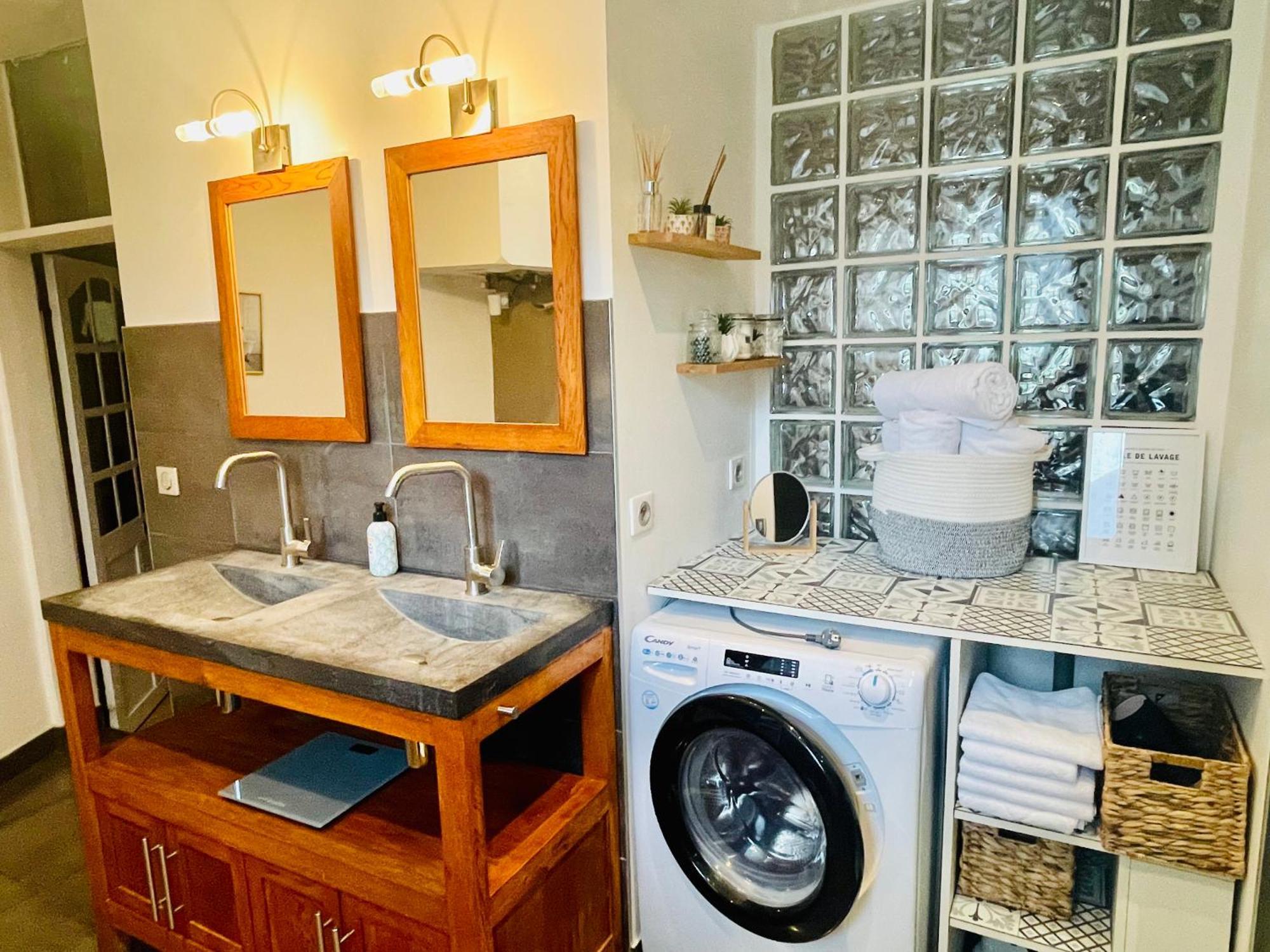Maison Gabriel - Logement Charmant Au Coeur De La Cite Medievale - T3 75M2 Albertville Extérieur photo
